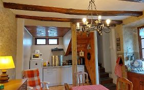 Maison Au Bord De L'Eau